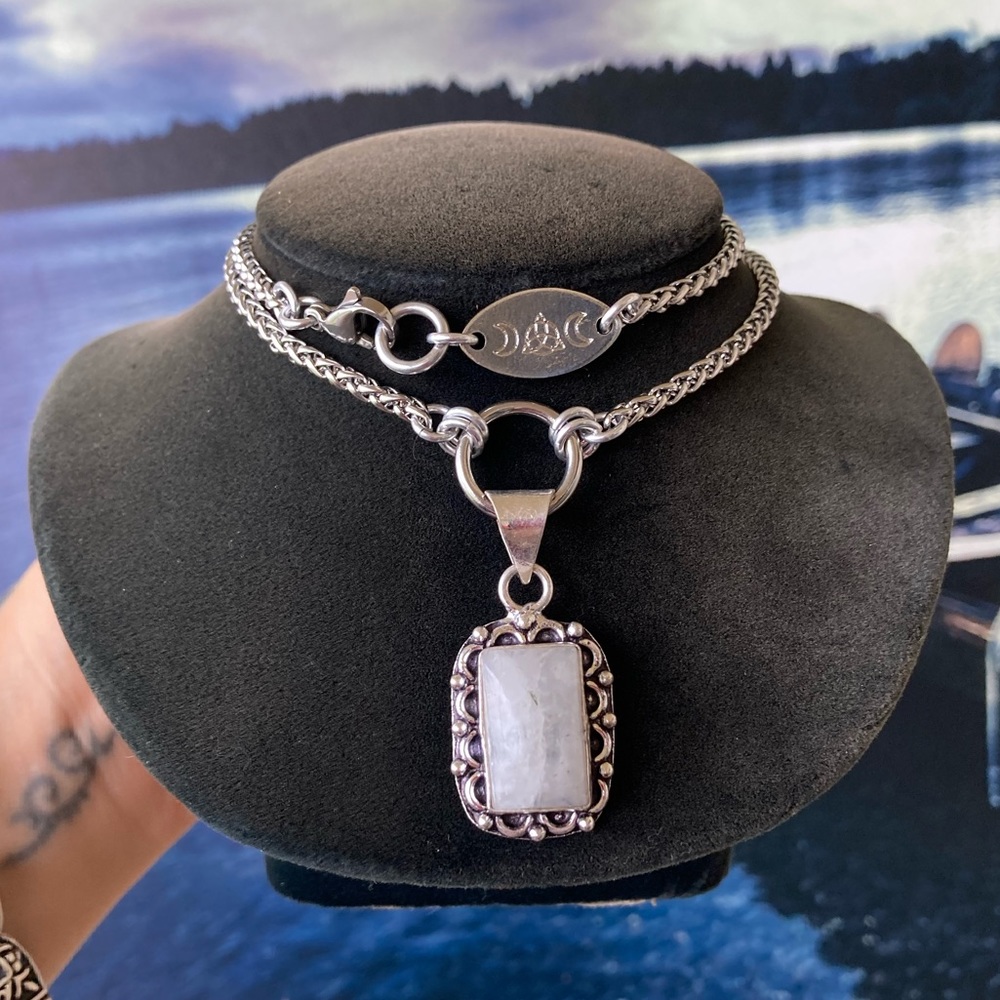 925 sterling silver overlay White quartz gemstone charm boho stone necklace . - Picture 7 of 16